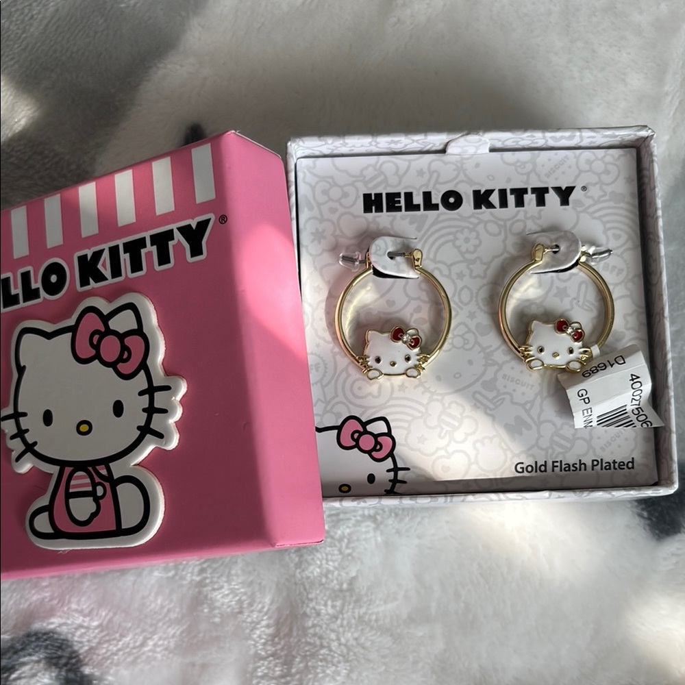 Hello Kitty Gold and White Jewelry Set